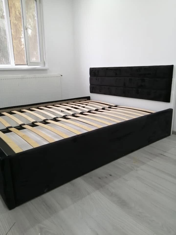 Pat tapițat și tăblie de perete în aceeași nuanță. Lucrare Mobi Design în Râmnicu Vâlcea.